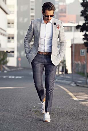 A Complete Guide to Smart Casual Style for Men [2023]